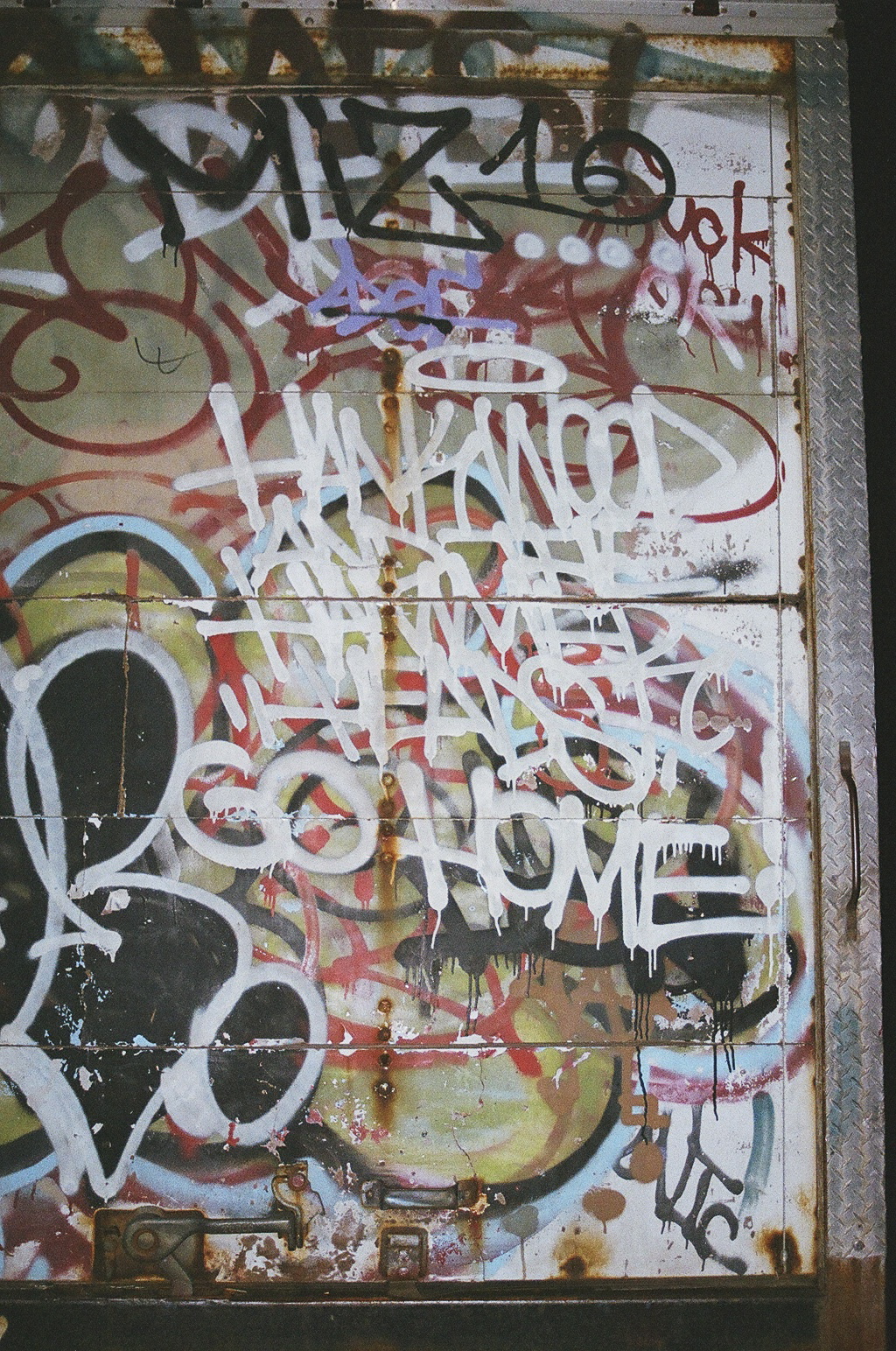 HANKWOOD AND THE HAMMERHEADS TAG ON A TRUCK.