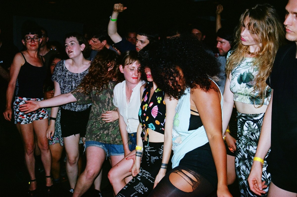 FRONT ROW DURING VVQART.